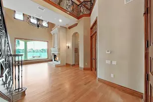 1097 Eden Isle Dr NE, Saint Petersburg, FL 33704 - Photo 17