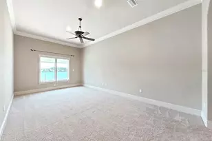 1097 Eden Isle Dr NE, Saint Petersburg, FL 33704 - Photo 21