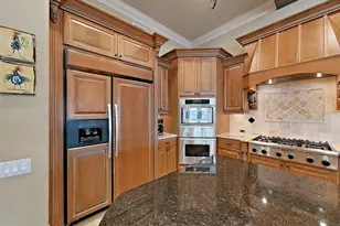 1097 Eden Isle Dr NE, Saint Petersburg, FL 33704 - Photo 29