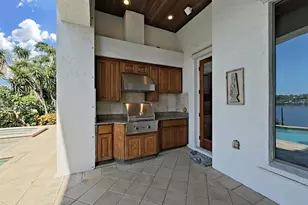 1097 Eden Isle Dr NE, Saint Petersburg, FL 33704 - Photo 13