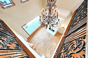 1097 Eden Isle Dr NE, Saint Petersburg, FL 33704 - Photo 31