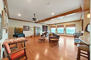 1097 Eden Isle Dr NE, Saint Petersburg, FL 33704 - Photo 37