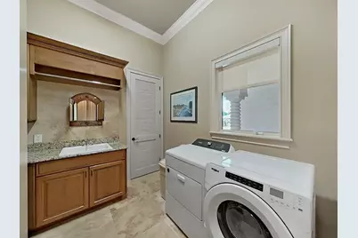 1097 Eden Isle Drive NE, Saint Petersburg, FL 33704 - Photo 39