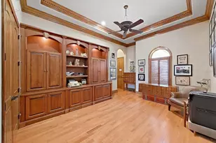 1097 Eden Isle Dr NE, Saint Petersburg, FL 33704 - Photo 23