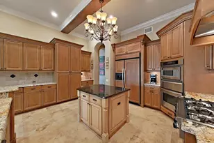 1097 Eden Isle Dr NE, Saint Petersburg, FL 33704 - Photo 27