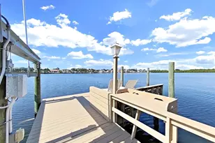 1097 Eden Isle Dr NE, Saint Petersburg, FL 33704 - Photo 9