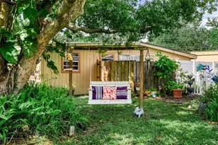 209 Emerald Ln, Largo, FL 33771 - Photo 57