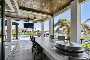 206 6th St E, Tierra Verde, FL 33715 - Photo 17