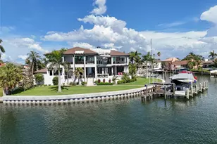 206 6th St E, Tierra Verde, FL 33715 - Photo 93