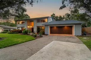 3217 Stoneybrook Ln, Tampa, FL 33618 - Photo 3