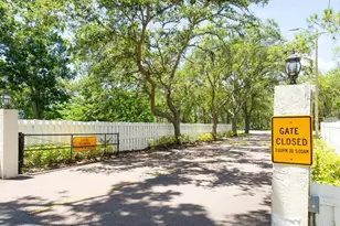 8174 Terrace Garden Dr N, Saint Petersburg, FL 33709 - Photo 21