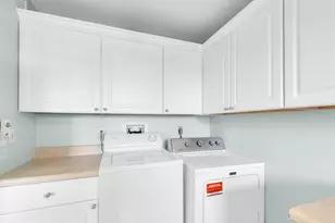 8174 Terrace Garden Dr N, Saint Petersburg, FL 33709 - Photo 3