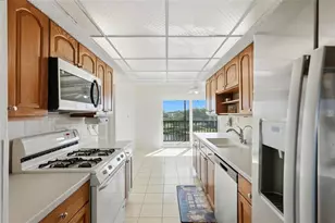 8174 Terrace Garden Dr N, Saint Petersburg, FL 33709 - Photo 39