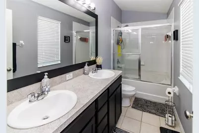 9802 Blue Palm Way, Tampa, FL 33610 - Photo 21