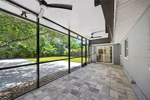 657 Laura Ln, Dunedin, FL 34698 - Photo 27