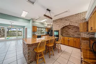 3018 Colonial Ridge Dr, Brandon, FL 33511 - Photo 9