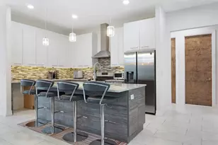 2637 Bayside Dr S, Saint Petersburg, FL 33701 - Photo 13