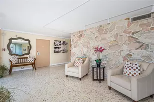 1100 N Shore Dr NE, Saint Petersburg, FL 33701 - Photo 5