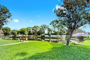 2700 Coconut Bay Ln, Sarasota, FL 34237 - Photo 29