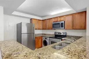 2700 Coconut Bay Ln, Sarasota, FL 34237 - Photo 13