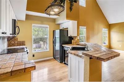 9156 Lake Chase Island Way #9156, Tampa, FL 33626 - Photo 5