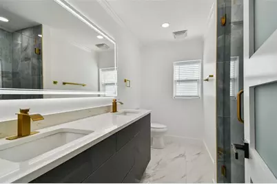 8708 Thornwood Lane, Tampa, FL 33615 - Photo 47