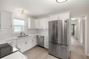 260 46th St N, Saint Petersburg, FL 33713 - Photo 11