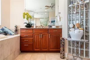 1661 Seabreeze Dr, Tarpon Springs, FL 34689 - Photo 55