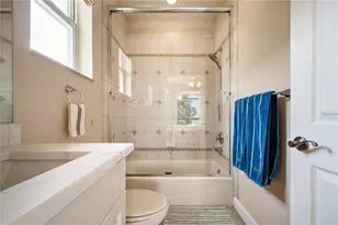 1661 Seabreeze Dr, Tarpon Springs, FL 34689 - Photo 73