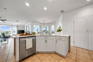 1661 Seabreeze Dr, Tarpon Springs, FL 34689 - Photo 29