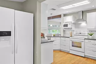 1521 60th St S, Gulfport, FL 33707 - Photo 15