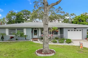 108 Indian Rocks Road S, Belleair Bluffs, FL 33770 - Photo 3