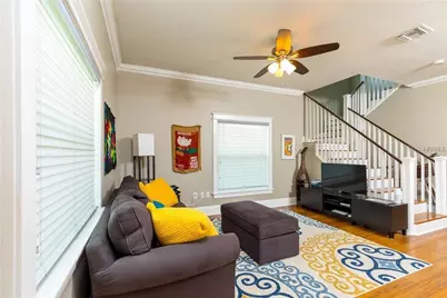 121 W Giddens Avenue, Tampa, FL 33603 - Photo 5