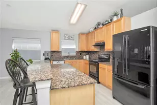 2239 Roanoke Springs Dr, Ruskin, FL 33570 - Photo 5