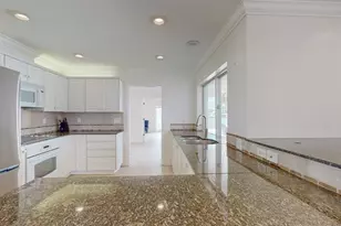 5960 Bahama Way N, Saint Pete Beach, FL 33706 - Photo 27