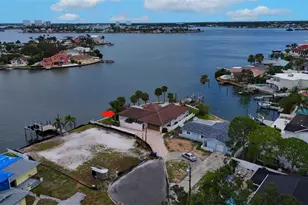 5960 Bahama Way N, Saint Pete Beach, FL 33706 - Photo 7