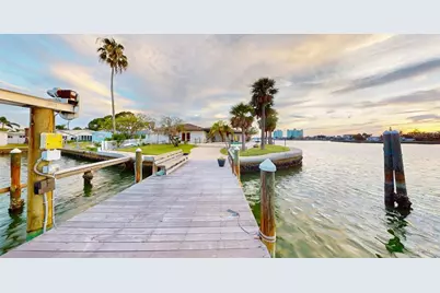 5960 Bahama Way N, Saint Pete Beach, FL 33706 - Photo 13