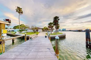 5960 Bahama Way N, Saint Pete Beach, FL 33706 - Photo 13