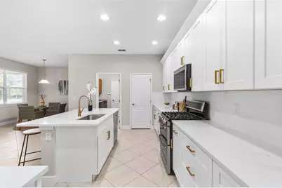 7938 Hampton Lake Drive, Tampa, FL 33647 - Photo 5