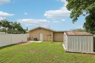 7499 7th St N, Saint Petersburg, FL 33702 - Photo 9