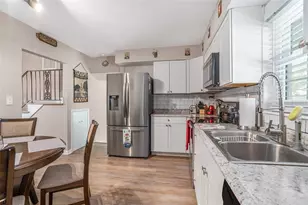 7313 Lexington Ln, Clearwater, FL 33764 - Photo 9