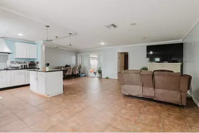 7200 8th Street N, Saint Petersburg, FL 33702 - Photo 9