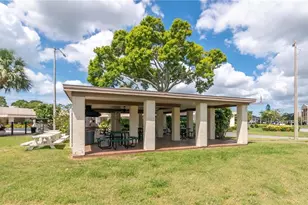 5980 80th St N, Saint Petersburg, FL 33709 - Photo 33