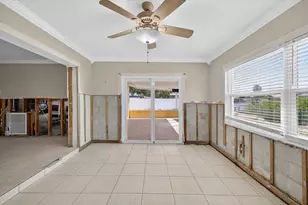 8403 Sandstone Ct, Tampa, FL 33615 - Photo 7