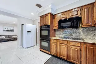 3912 Fontainebleau Dr, Tampa, FL 33634 - Photo 23