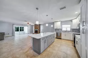 17596 1st St E, Redington Shores, FL 33708 - Photo 5