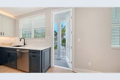 111 4th Street S, Bradenton Beach, FL 34217 - Photo 27