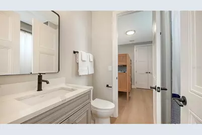 111 4th Street S, Bradenton Beach, FL 34217 - Photo 47