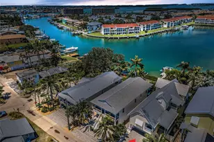 12108 Lagoon Ln, Treasure Island, FL 33706 - Photo 9