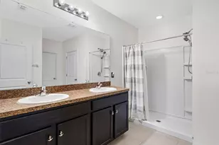 8106 Bilston Village Ln, Gibsonton, FL 33534 - Photo 11